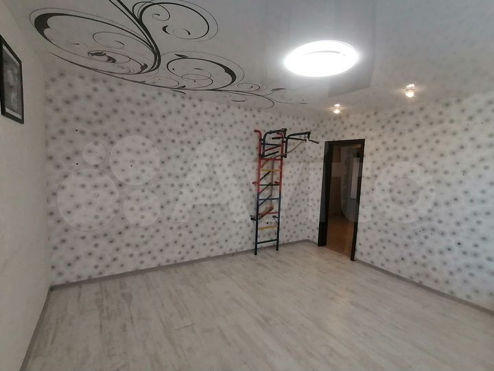 4-к. квартира, 73 м², 1/9 эт.