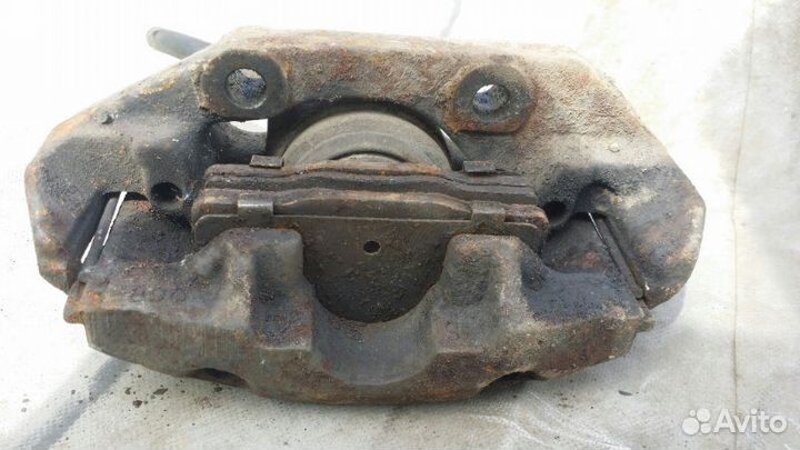 Суппорт передний правый Opel Vectra A седан C18NZ