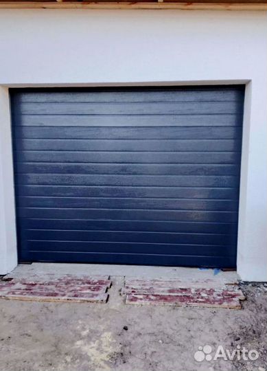 Гаражные секционные ворота с монтажом