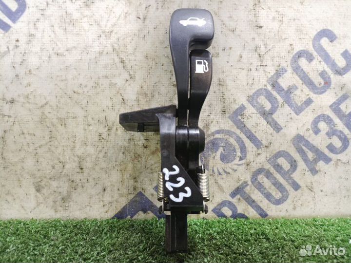 Ручка открывания багажника Toyota Mark X седан 2.5