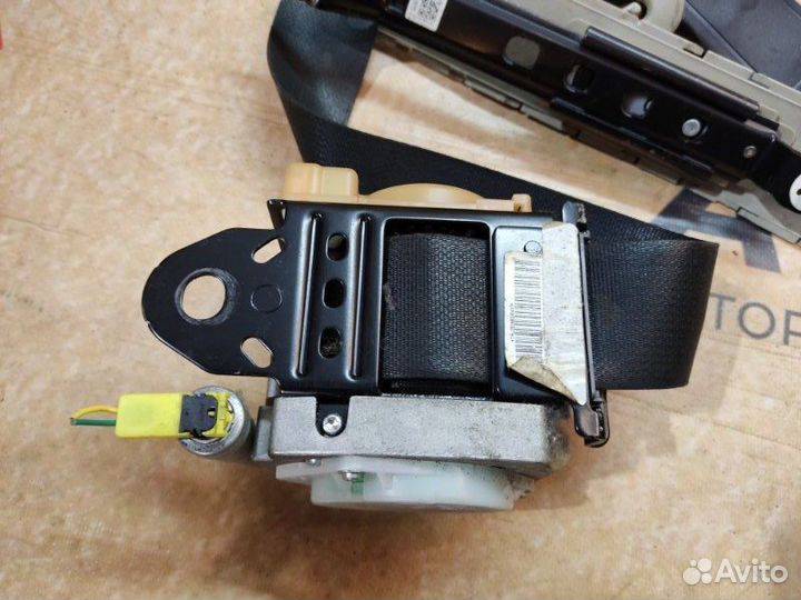 Ремень безопасности передний правый Nissan Note