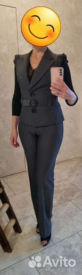 Брючный костюм новый серый стрейч +боди полушерст