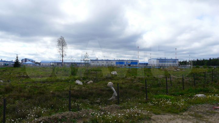 Здание, 2100 м²