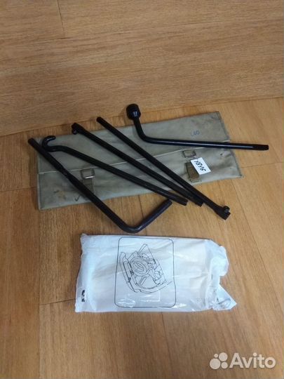 Ручка запаски/домкрата. Land Cruiser 80/100. #1816