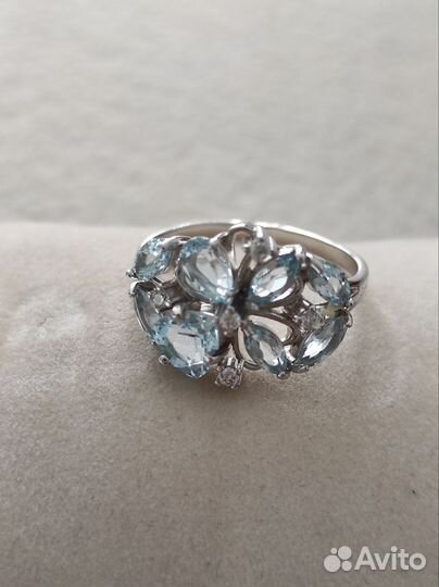 Серебряное кольцо с топазом