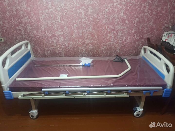Медицинская кровать для лежачих больных