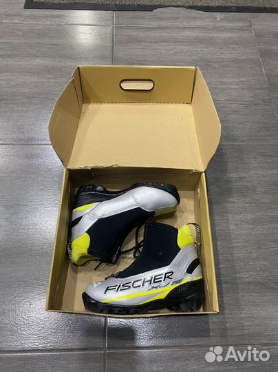 Лыжные ботинки