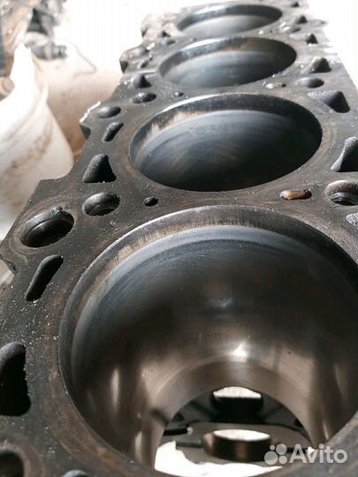 Блок двигателя 611 987 Mercedes 2.2CDi