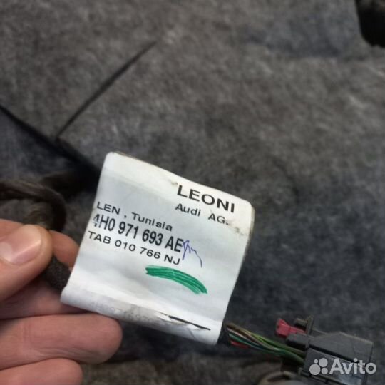 Обшивка двери задняя левая Audi A8 S8