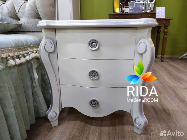 Тумба прикроватная. Массив дуба. Беларусь