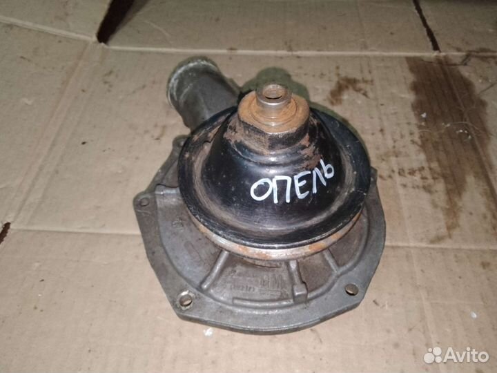 Помпа Opel Frontera a