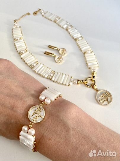 Колье из натурального перламутра