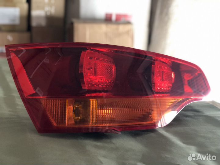 Задний фонарь Audi Q7 левый