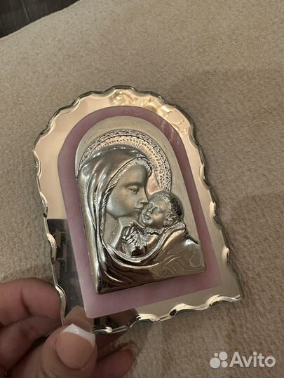 Икона божией матери с кварцем