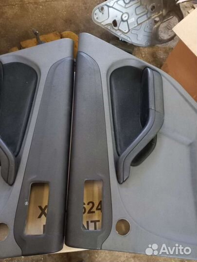 Дверные карты Ford Focus 2 рейст