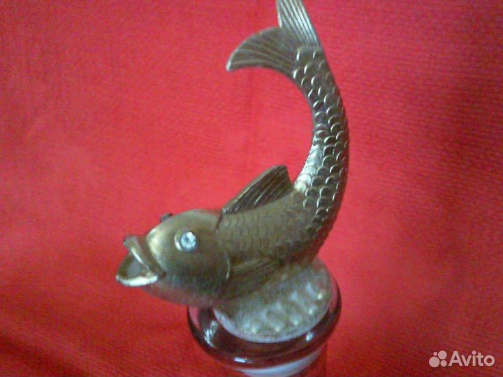 Пробки Рыбка и голова быка. Стеклянная прит. пробк