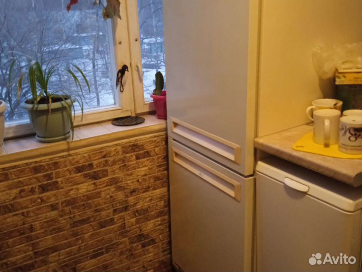 Холодильник бу двух камерный stinol 101