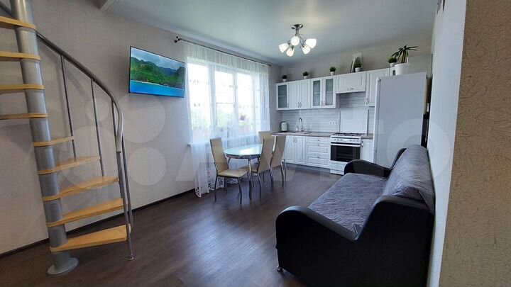 Дом 98 м² на участке 10,2 сот.