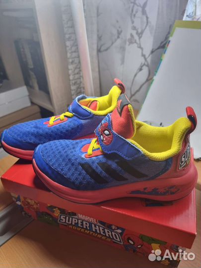 Кроссовки adidas