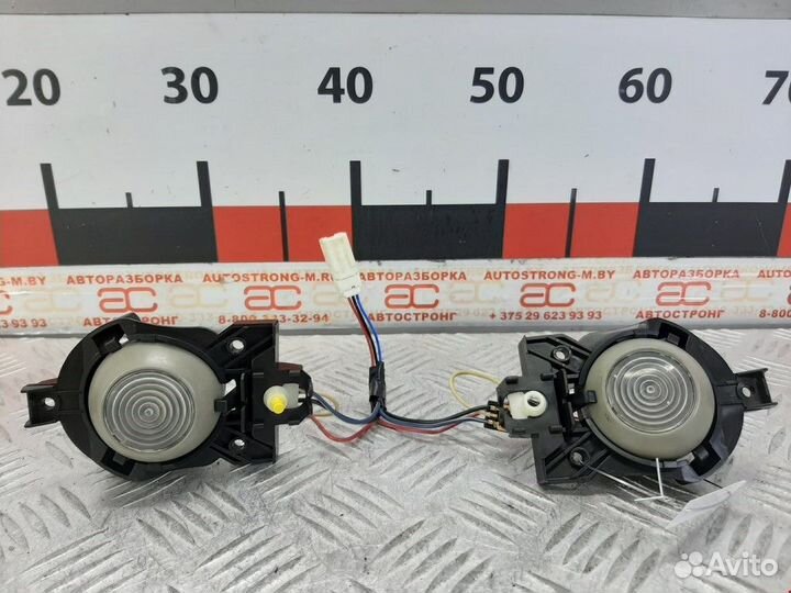 Фонарь салона (плафон) Nissan Armada 2007