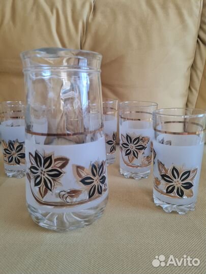 Кувшин и 5 бокалов