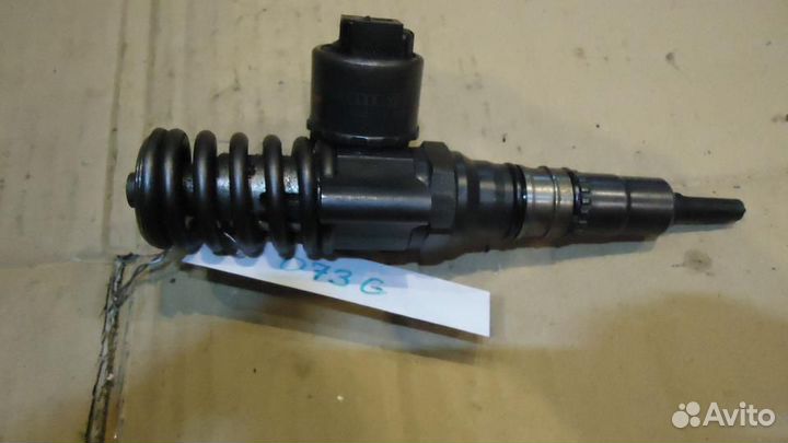 Форсунка топливная Skoda Octavia 2 2.0d 03G130073G