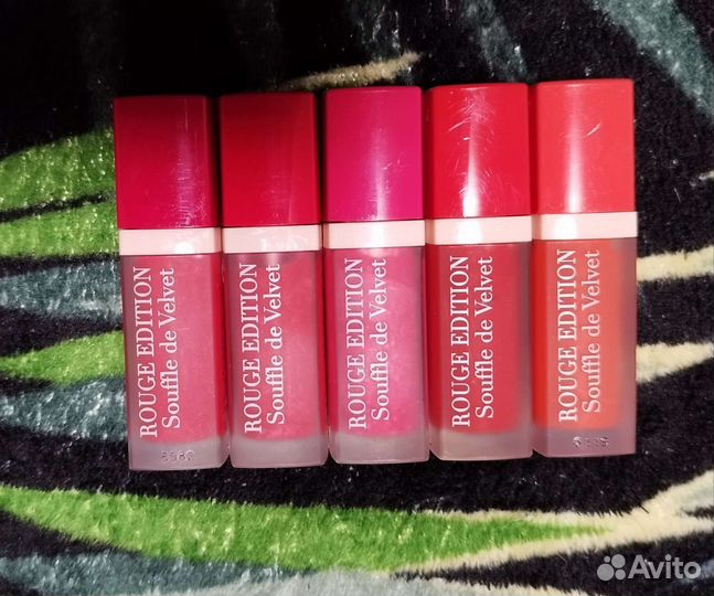 Помада Bourjois Souffle DE Velvet Бархатный флюид