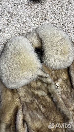 Шуба мутоновая с песцовым воротником