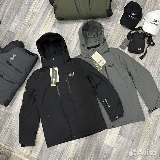 Зимняя куртка jack wolfskin