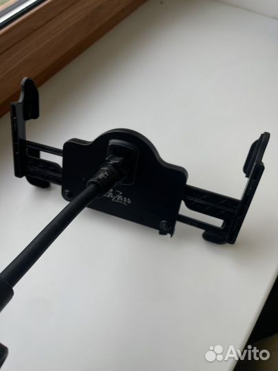 Держатель планшета La Zarr на лобовое стекло