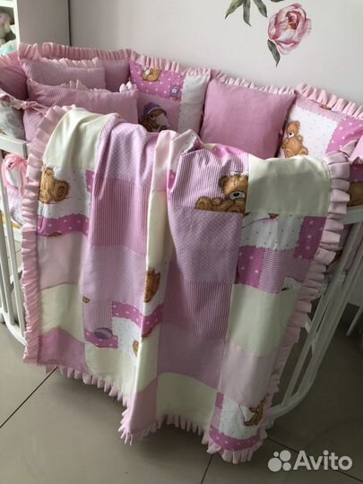 Комплект в детскую кроватку