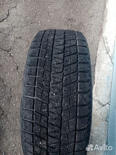 Bridgestone Blizzak DM-V1 235/60 R17