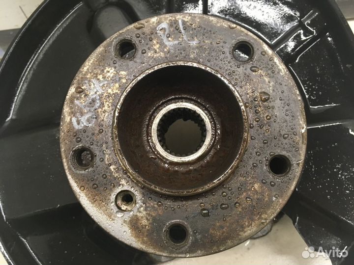 Кулак поворотный задний левый 1-серия E87/E81 2004