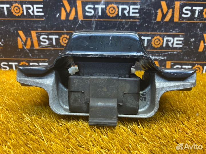 Подушка двигателя левая Audi A3 8P CAX 2013