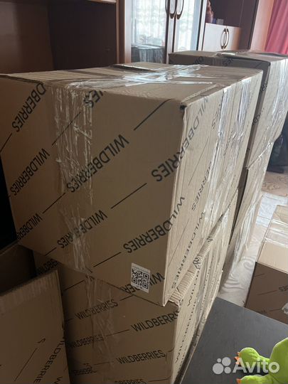 Коробка с мебелью