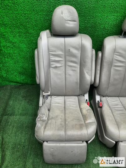 Кресло заднее левое toyota estima