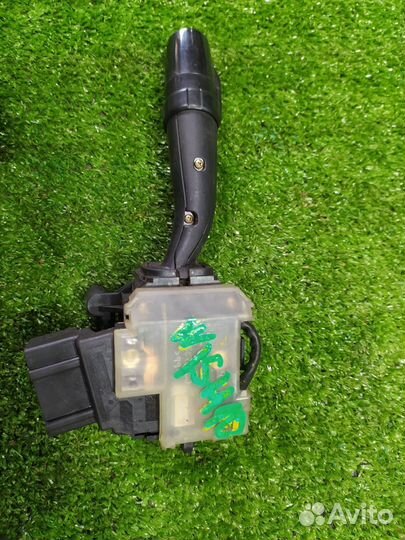 Подрулевой переключатель поворотников Toyota Wish