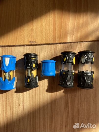 Monsuno держатель и капсулы