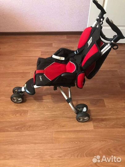 Легкая прогулочная коляска трость Geobu D 888