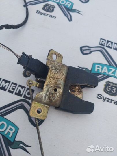 Замок багажника Volkswagen Passat BSD 1989
