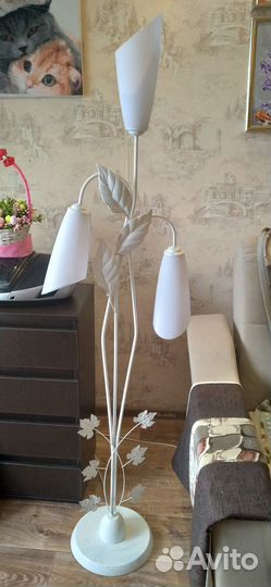 Продам светильник напольный