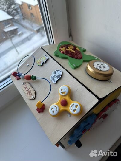 Бизиборд домик со светом новый