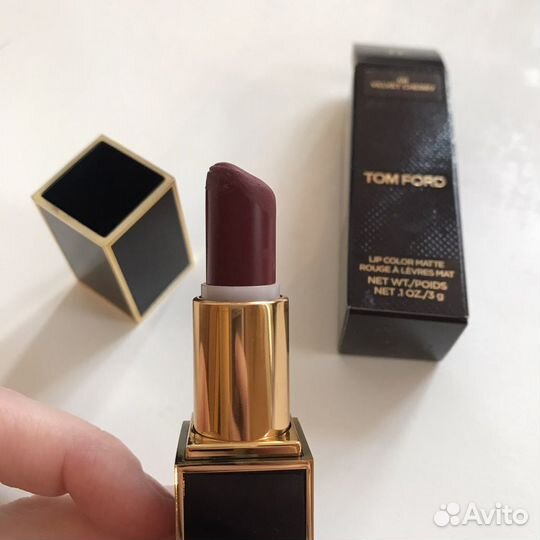 Помада Tom Ford lip color matte velvet cherry