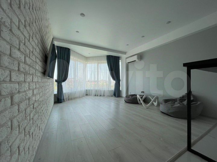 2-к. квартира, 77 м², 3/9 эт.