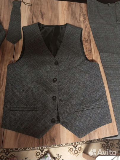 Школьный костюм