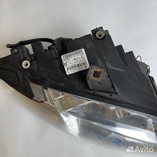 Фара правая Audi A4 Avant III (B7)