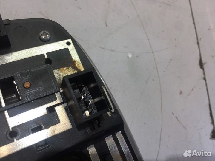 Плафон внутреннего освещения передний