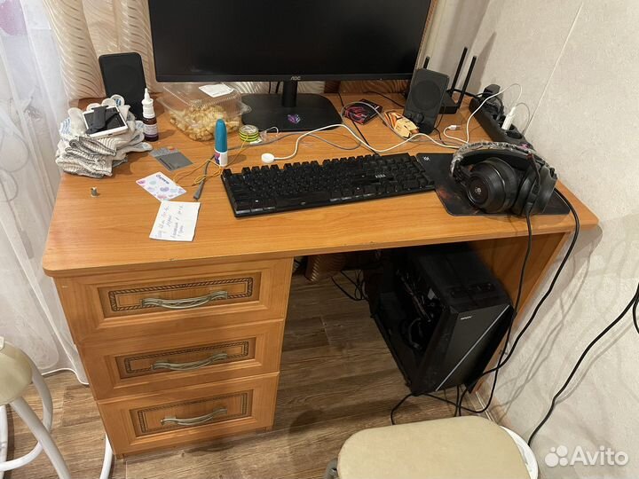 Компьютерный стол
