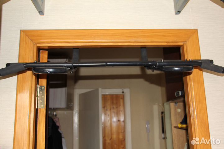 Турник тренажер torneo на дверной проем