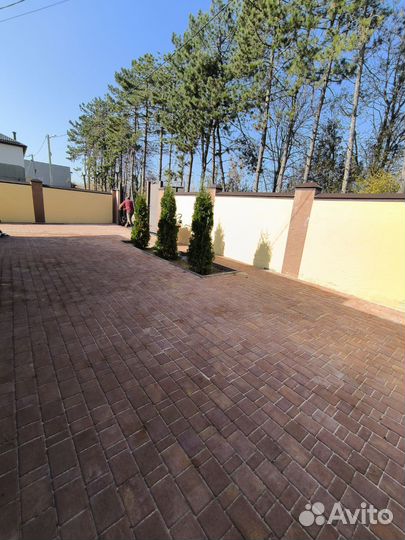 Асфальтирование и укладка брусчатки